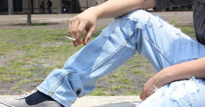 Ser fumador pasivo duplica el riesgo de daño pulmonar en las nuevas generaciones