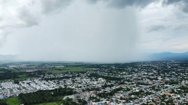 VIDEOS: Tormenta causa daños en Bahía de Banderas este viernes