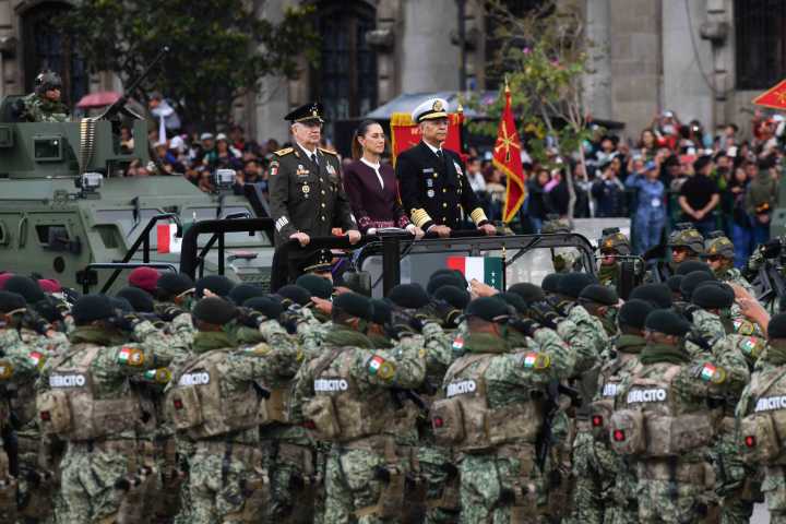 México resalta la defensa de la soberanía y el combate a la corrupción en desfile militar
