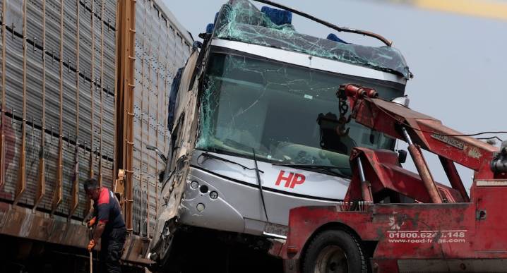 México: Al menos 10 muertos y 41 heridos luego de que tren arrolla autobús | Atlacomulco | Protección Civil | Edomex | Claudia Sheinbaum 
