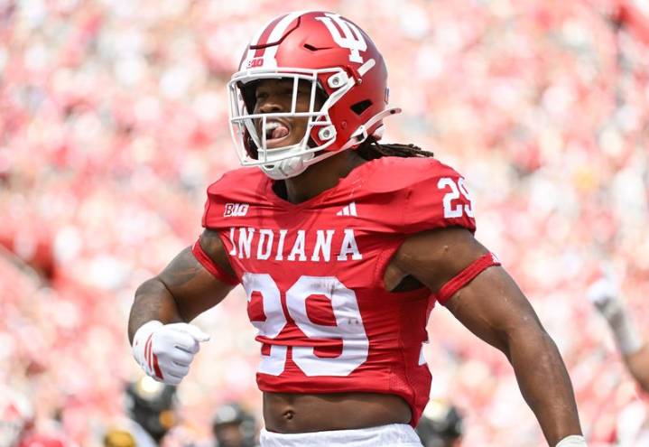 Indiana RB Lee Beebe Jr. (leg) exits Indiana State game