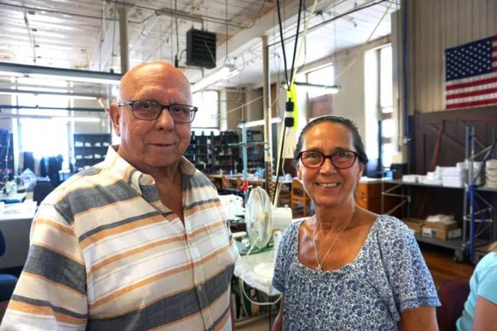 "Pierdo 100 mil dólares al mes": los empresarios en EEUU afectados por los aranceles de Trump