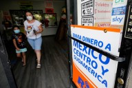 Remesas a México sufren caída inédita en 2025 por política migratoria en EE.UU.