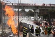 Suman 17 fallecidos por explosión de pipa en Iztapalapa