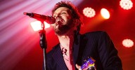 Cantante argentino Axel revela que quiere convertirse en cura a los 60 años: "De chico era monaguillo"