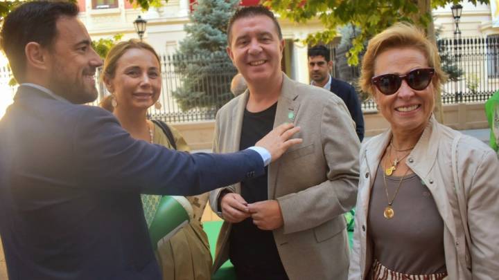 El presidente de la Diputación de Albacete agradece la labor de la AECC y reivindica la importancia de invertir en investigación