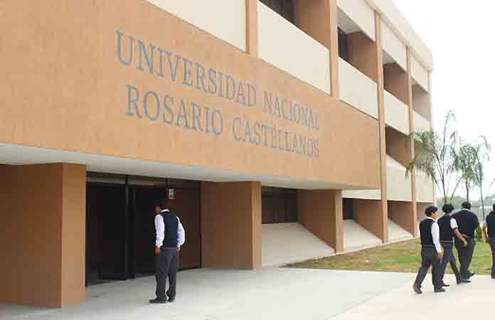 Inicia ciclo U.R. Castellanos con 800 estudiantes y 10 carreras