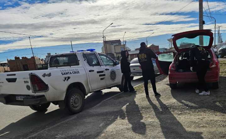Allanamiento en Río Gallegos por investigación vinculada a materiales digitales