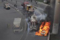 La explosión e incendio de un camión con gas en Ciudad de México deja tres muertos y 70 heridos
