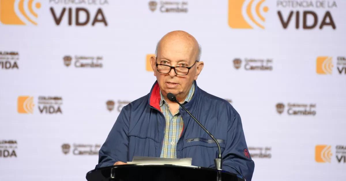 Otty Patiño defendió designación de exjefes paramilitares como gestores de paz