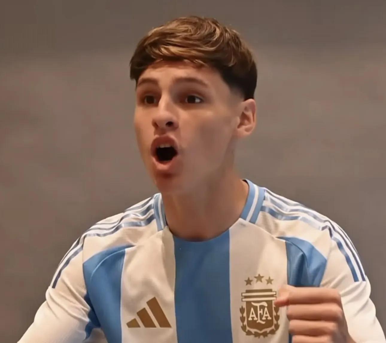 Enorme orgullo: El concepcionense Álvaro Montoro lleva la 10 de la Selección Argentina Sub