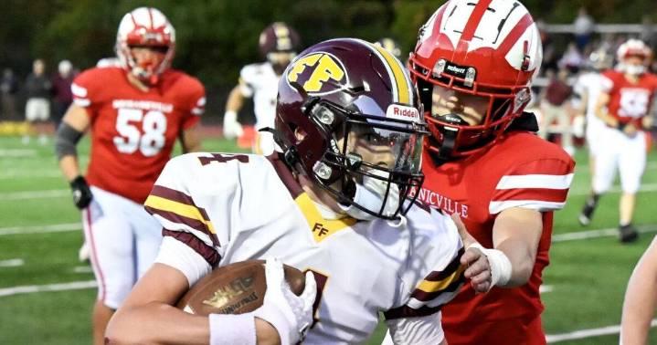 Fonda-Fultonville football vs. Mechanicville in 9 photos