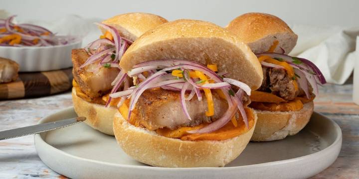 Cómo votar tres veces por el pan con chicharrón en el Mundial de desayunos: Perú disputa la final contra Venezuela
