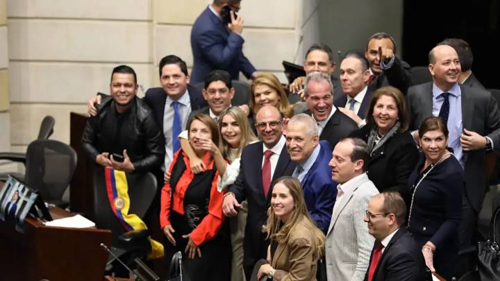 El sismo en gobierno Petro que causó la elección de Carlos Camargo: hay cacería para quitar representación burocrática a los partidos