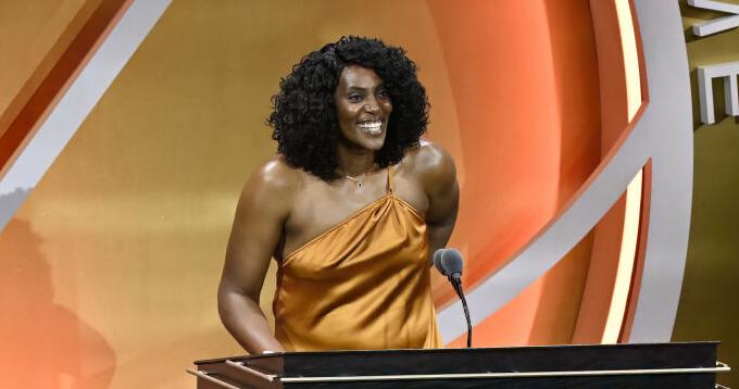 LSU great Sylvia Fowles shares message of gratitude in Hall of Fame induction speech