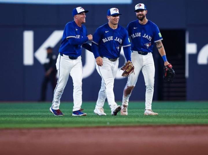 SIMMONS: A near perfect night for the imperfect Blue Jays