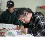 Decenas de personas abandonadas en los hospitales de Bogotá luchan contra la soledad: “Acá tengo mi nueva familia”