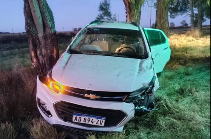 Choque y vuelco en la Ruta 5, cerca de Anguil