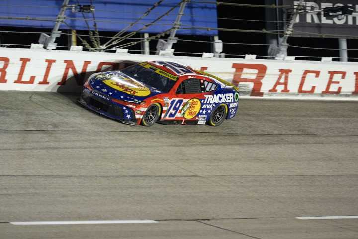 Defending champ Chase Briscoe conquers Southern 500 again, advances to Round of 12