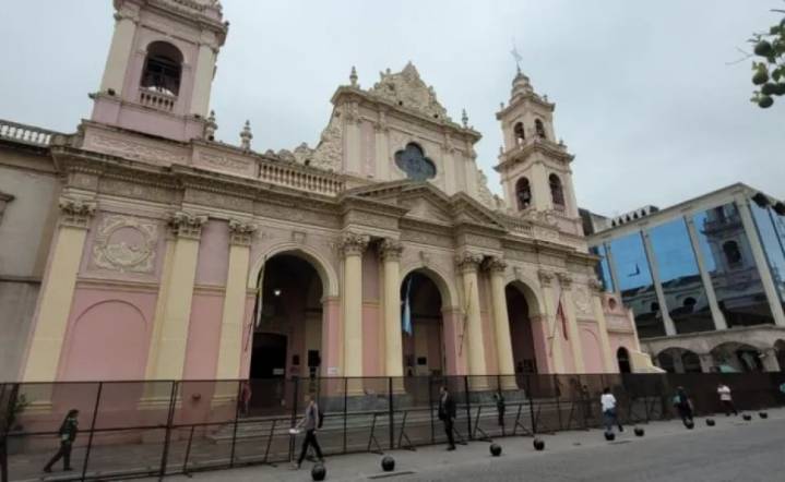 Vaqueros peregrinará este domingo hacia la Catedral en el marco del Milagro