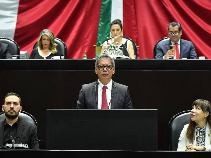 Édgar Amador Zamora defiende finanzas y logros sociales durante comparecencia en San Lázaro