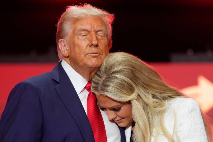 Trump honra a Charlie Kirk y lo señala como uno de “los más grandes patriotas” de EE.UU.