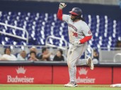 Gran noche de Josh Bell castigando a los Marlins