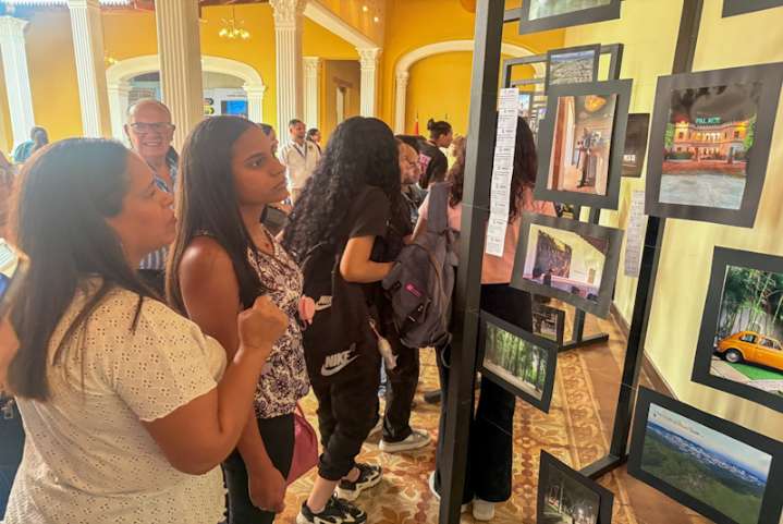 Valencia: Inaugurada en el CAVAM exposición «Valencia Turismo en Fotos»