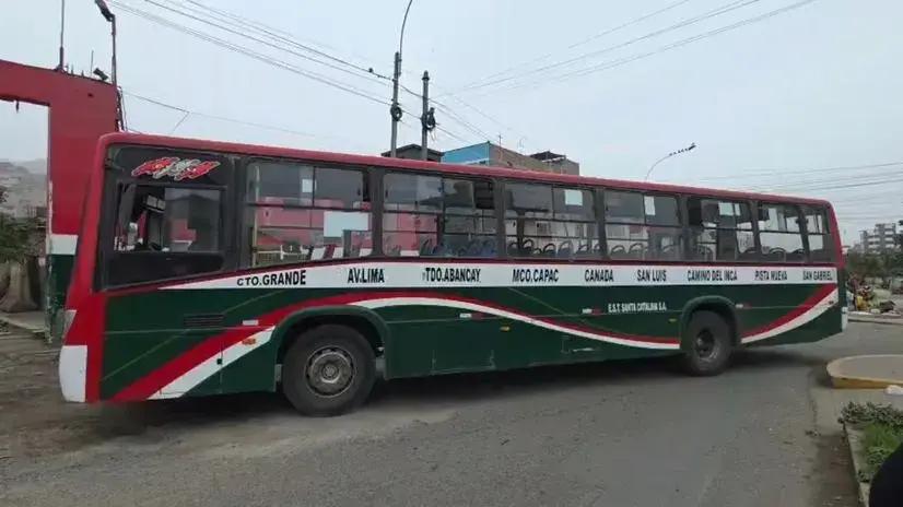 "Vivimos del día a día": algunos conductores de la empresa Santa Catalina reanudan operaciones pese a extorsiones