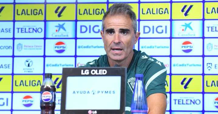 Garitano se rinde ante Pellicer y el Málaga CF: "Es un espejo donde mirarnos"