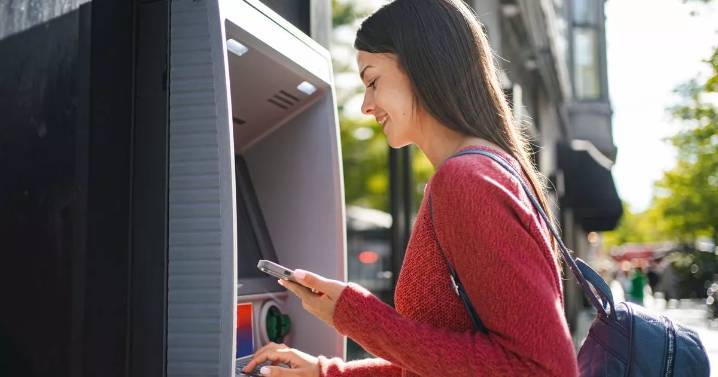 Major banks including Lloyds, NatWest and Co-op offering up to £200 free cash for switching now