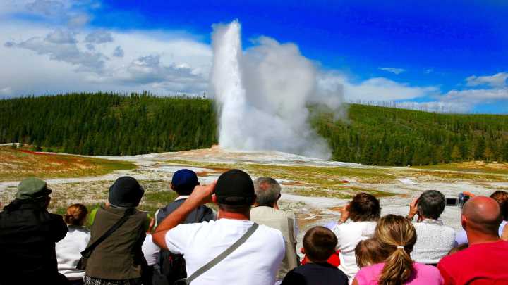 "There's Eyes Everywhere": Yellowstone Ranger Puts Misbehaving Tourist In Her Place For Old Faithful Stunt