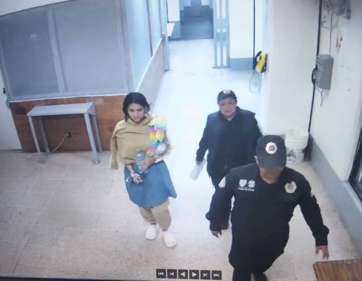 Joven venezolana intenta fuga en su traslado de Santa Martha al hospital Belisario Domínguez; es recapturada