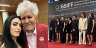 El inolvidable encuentro de Lali Espósito con Pedro Almodóvar en el Festival de Cine de San Sebastián: sus fotos