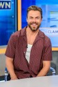 Derek Hough Surprised by His 1st Dance Teacher as He Makes ‘Extra’ Debut
