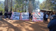Incertidumbre en Tapebicuá: los trabajadores continuarán con el corte de ruta a pesar del anuncio de venta de la empresa
