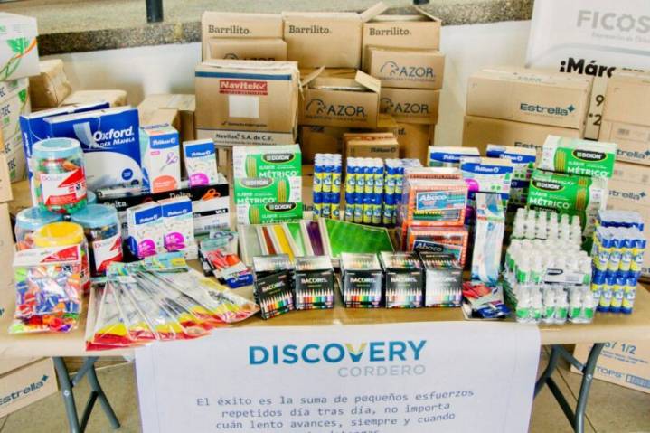 DIF Parral entrega más de 2 mil paquetes escolares gracias a alianza con empresa minera