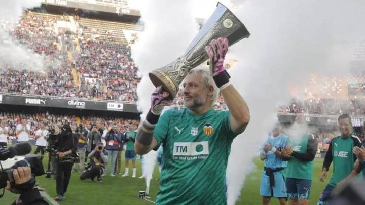Cañizares: "En un Valencia CF como este no me hubiera quedado"
