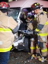 Rescatan a chofer prensado en accidente en el sur de la ciudad