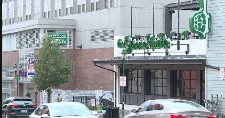 Greene Turtle in Towson has liquor license suspended, ordered to not serve alcohol every Thursday in October