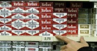 Alerta industria tabacalera por alza de impuestos y auge del mercado negro