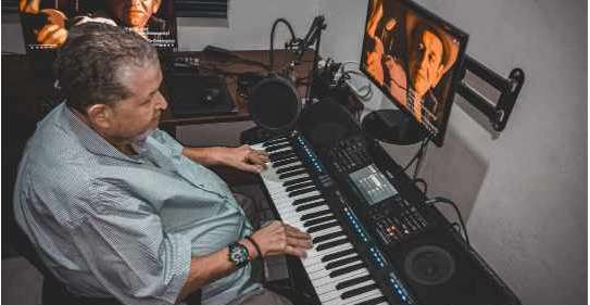 SIMULACIÓN: Maestro Bernardo Domínguez, rinde homenaje a Rafael Manjarrez, uno de los grandes cantautores de Colombia