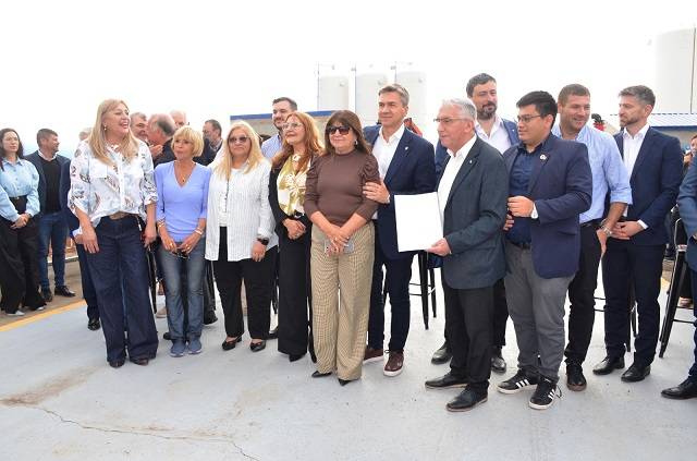 RESISTENCIA: Roy Nikisch Celebró El Inicio De Las Obra De Culminación Del Segundo Acueducto