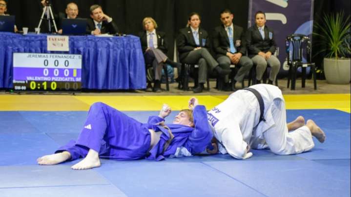 Judoca sanjuanino se quedó con la medalla de bronce y se subió al podio