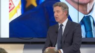 Feijóo pide la dimisión de Sánchez "porque es imposible que los presuntos delincuentes que le rodean pudieran delinquir sin él"