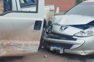Un auto y una camioneta chocaron en una rotonda de Concepción del Uruguay