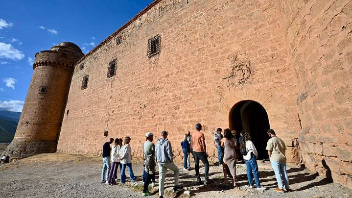 Jornada histórica en el Castillo de La Calahorra, que recibe a sus primeros visitantes