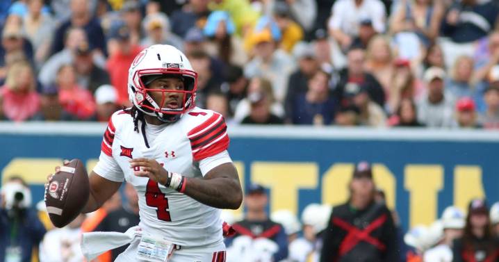 Dampier throws career-high 4 TD passes, runs for a score and Utah beats West Virginia 48