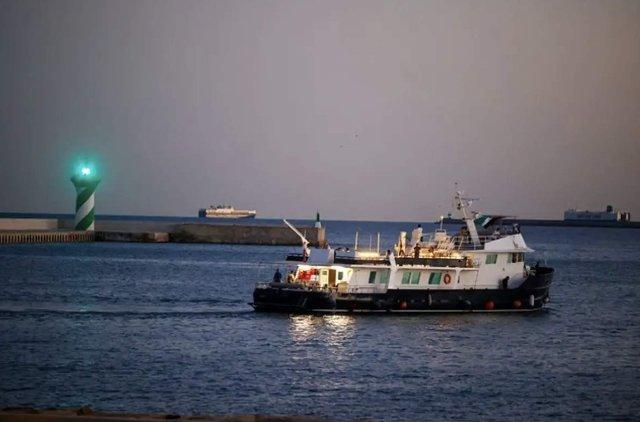 Dron impacta barco de la flotilla rumbo a Gaza en Túnez, denuncian activistas