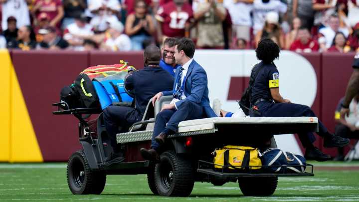 New York Giants suffer devastating injury blow as key star is taken from field on cart during Washington Commanders loss